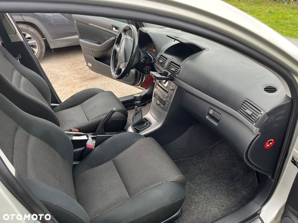 Toyota Avensis 2.2 D-4D Prestige - 25