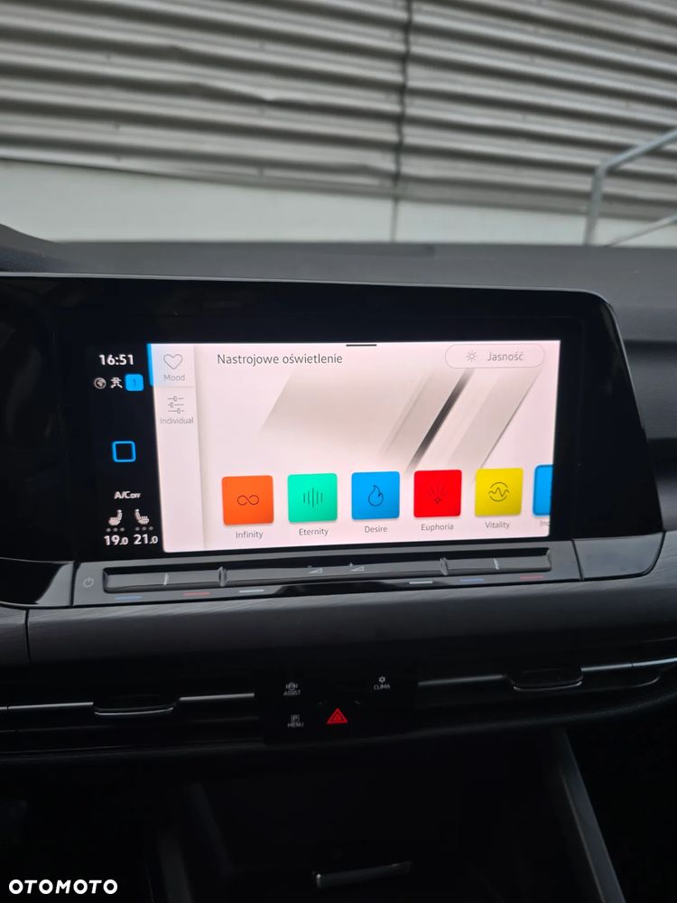 Volkswagen Golf 2.0 TDI SCR DSG Style - 25