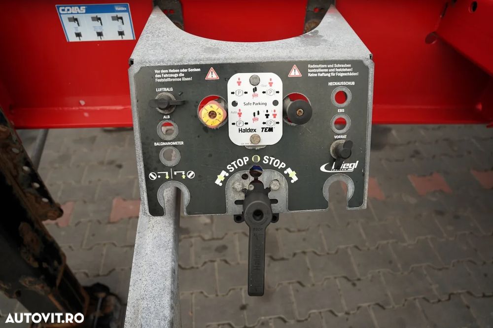 Fliegl / SEMIREMORCĂ CONTAINER / PENTRU TOATE CONTAINERELE / UNIVERSAL / EXTENSIBILĂ FAȚĂ ȘI SPATE / AXĂ RIDICABILĂ / AXE SAF / - 15
