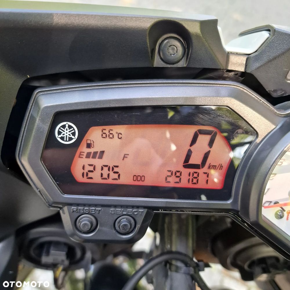 Yamaha FZ8 - 4