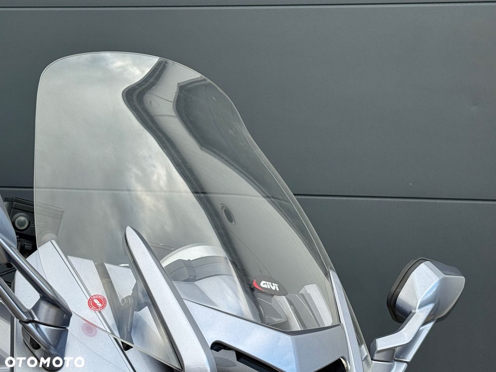 Yamaha FJR - 6