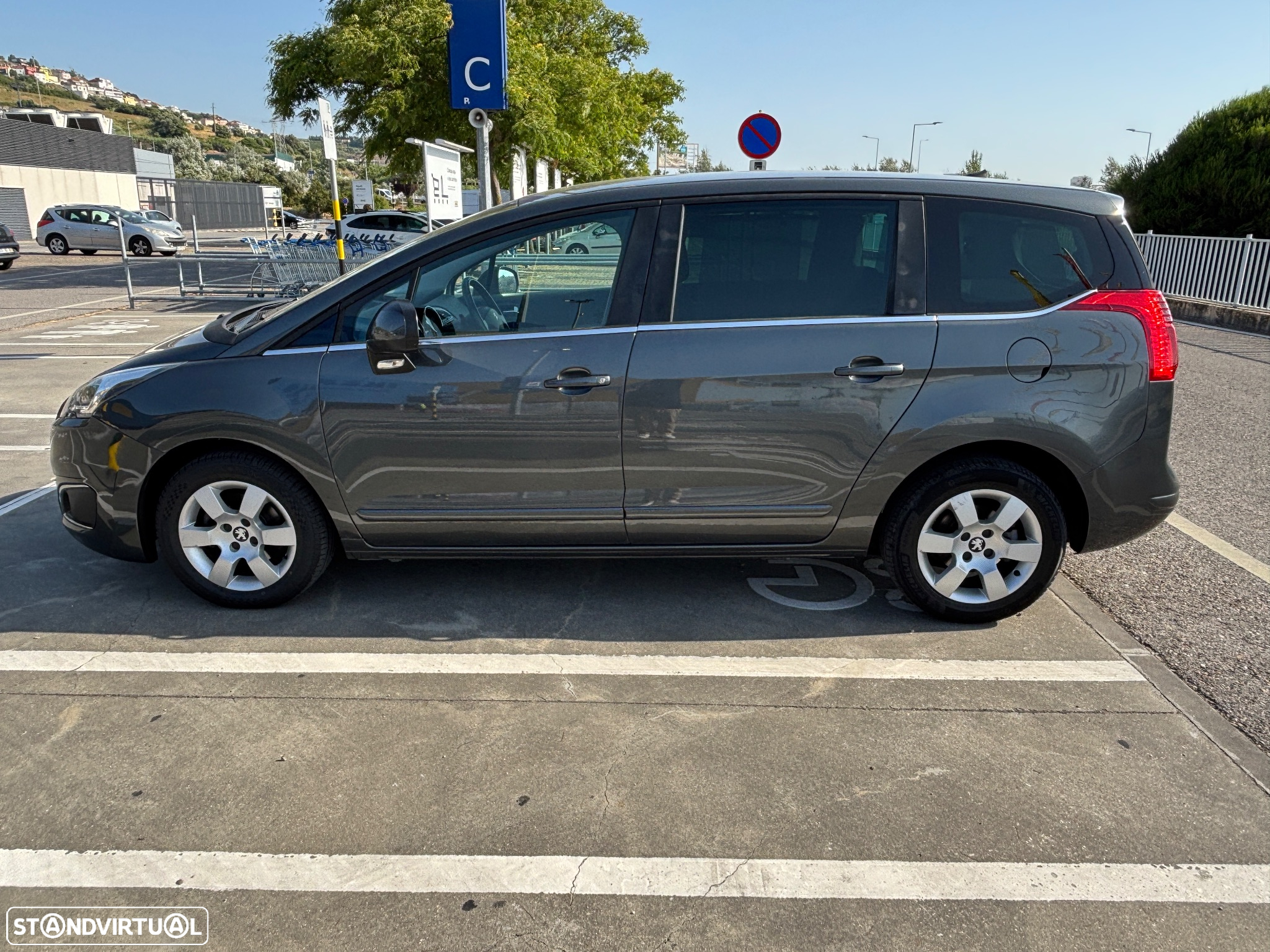 Peugeot 5008 1.6 E-HDi 7L Allure 2-Tronic - 5