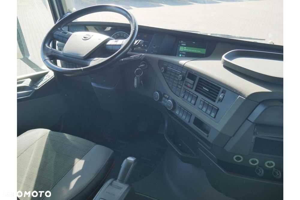 Volvo FH500 Low Deck Mega / ACC / GLOBETROTTER XL / 645270 - 11