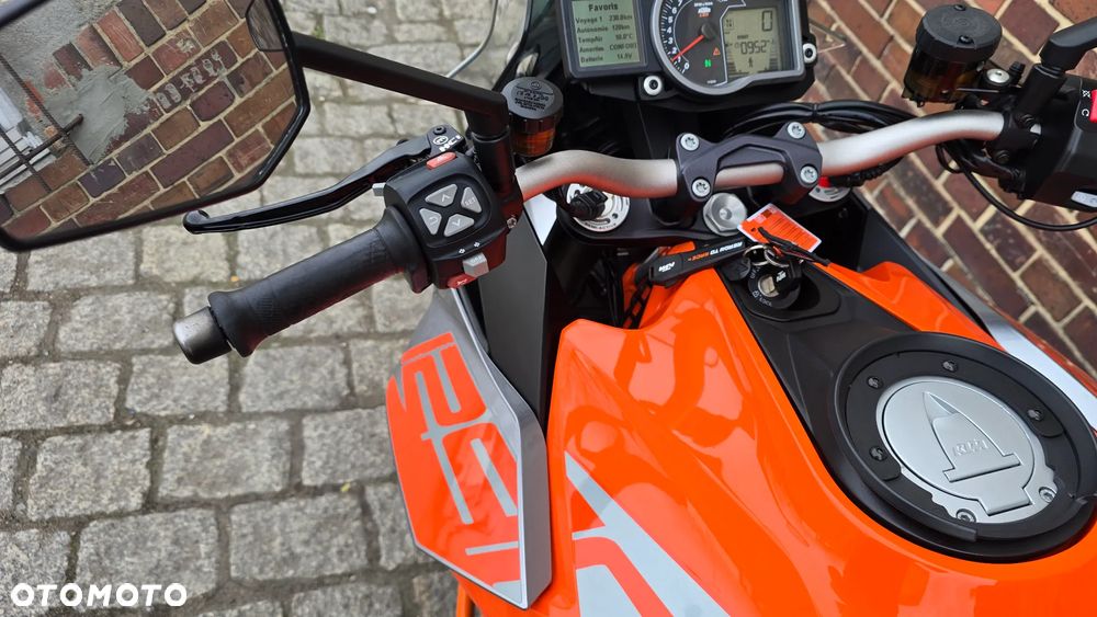 KTM Super Duke - 11
