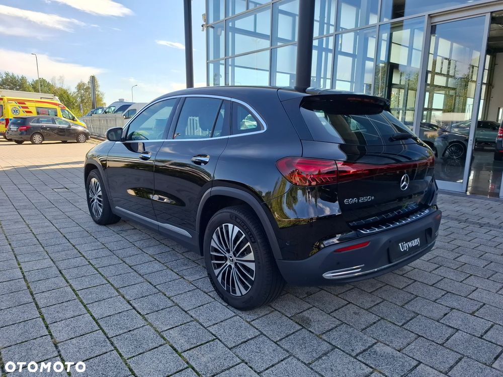 Mercedes-Benz EQA 250+ 70.5kWh Electric Art - 3