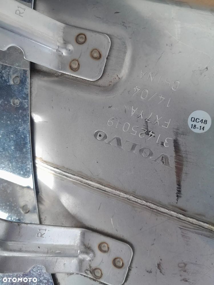 Volvo XC160 końcówka wydechu prawego - 2