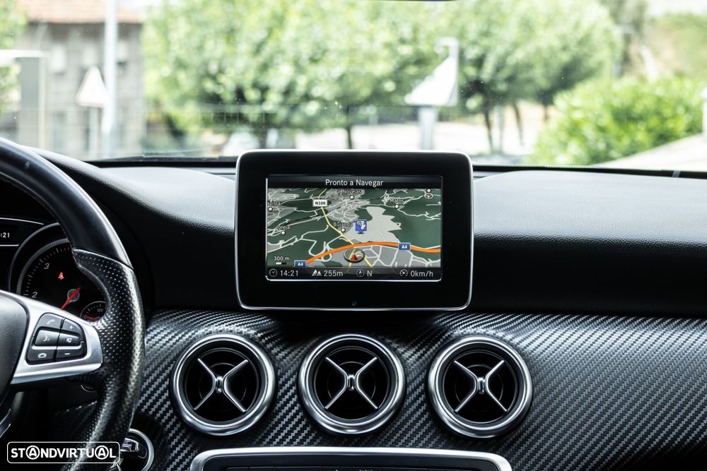 Mercedes-Benz A 180 d AMG Line - 35