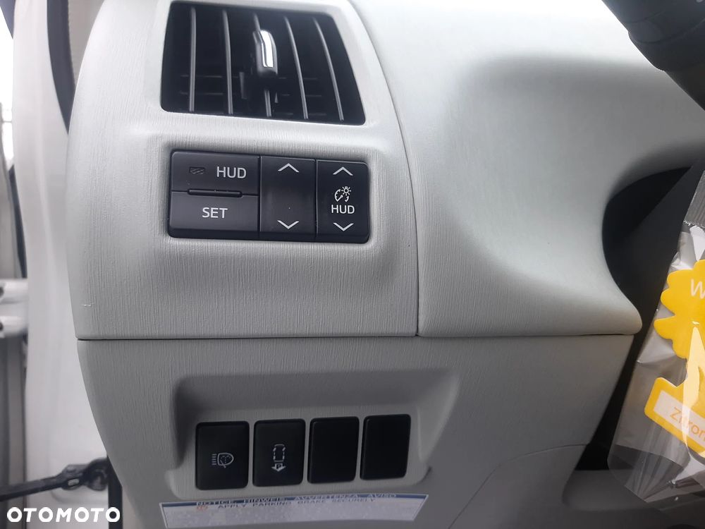 Toyota Prius+ (Hybrid) Executive - 20