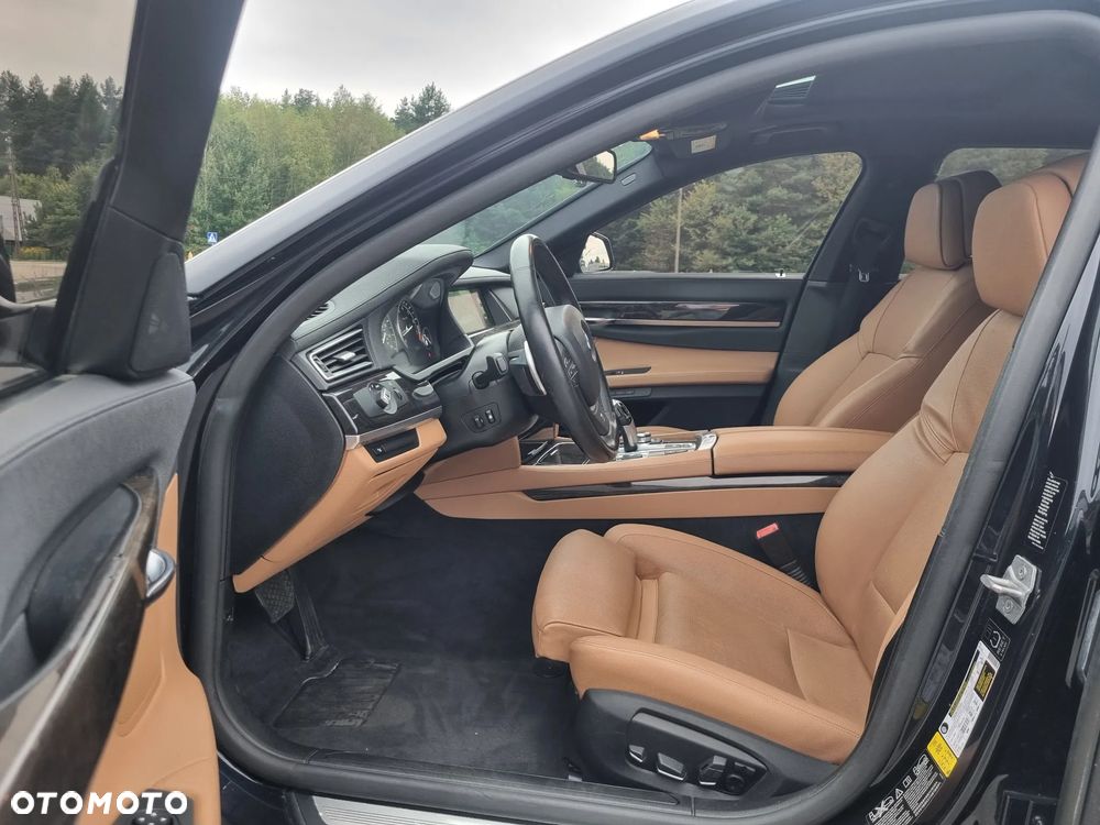 BMW Seria 7 740Li - 17