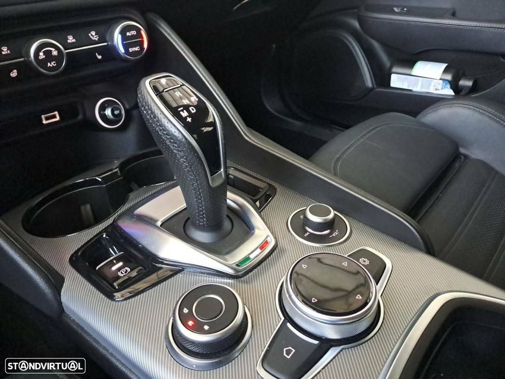 Alfa Romeo Giulia 2.2 D Sprint Q4 AT8 - 19