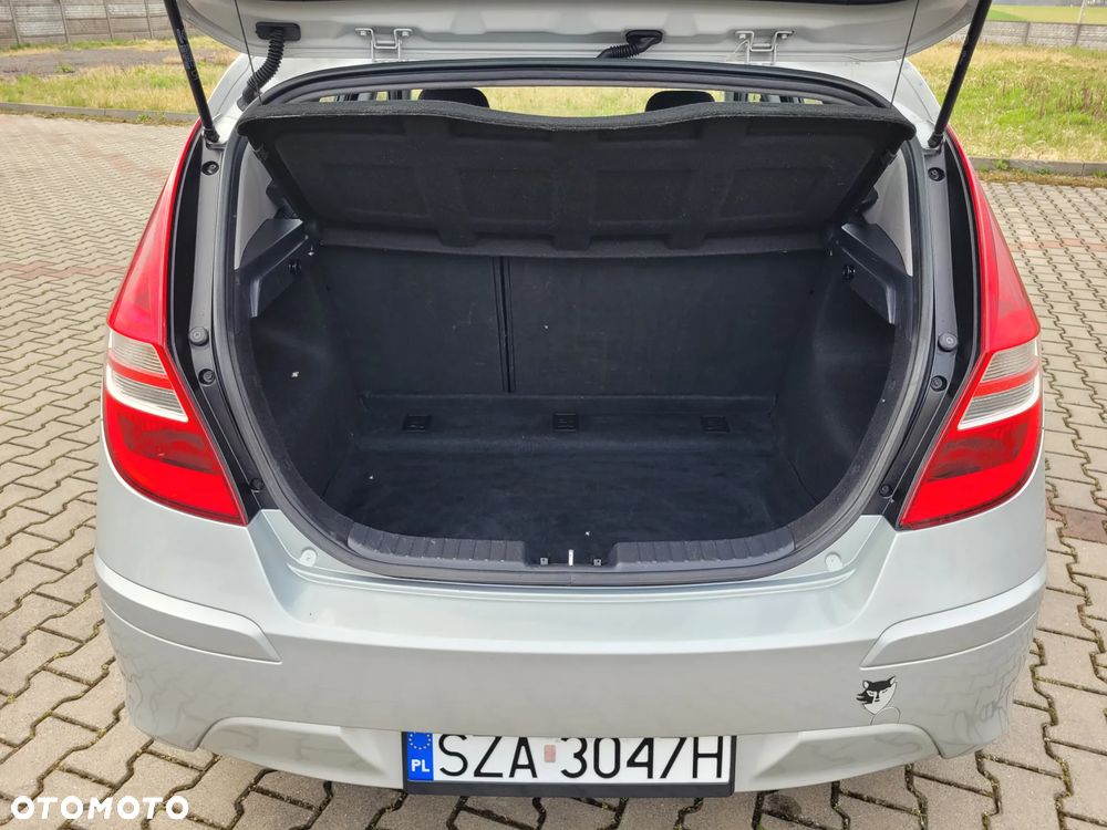 Hyundai i30 1.4 Blue Comfort - 32