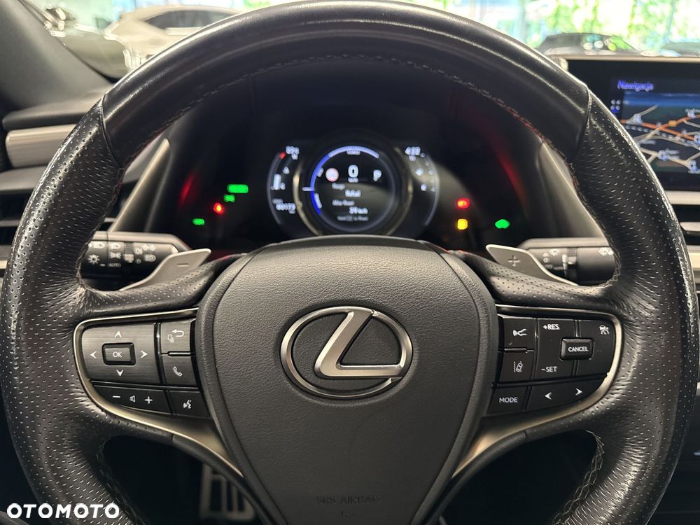 Lexus ES 300h F Sport Edition - 18