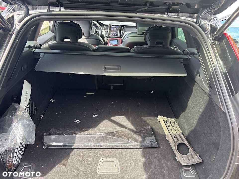 Volvo XC 60 T6 AWD Recharge Geartronic RDesign - 11