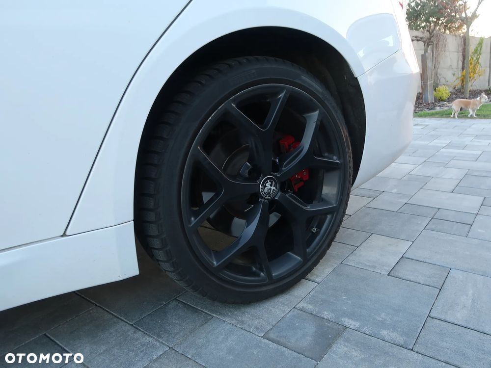 Alfa Romeo Giulia 2.0 Turbo TI Q4 - 9