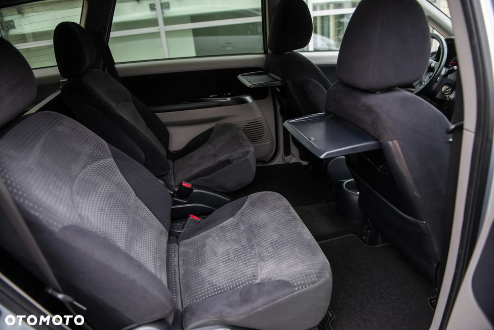 Mitsubishi Grandis 2.0 DI-D 6-Sitzer Intense - 24