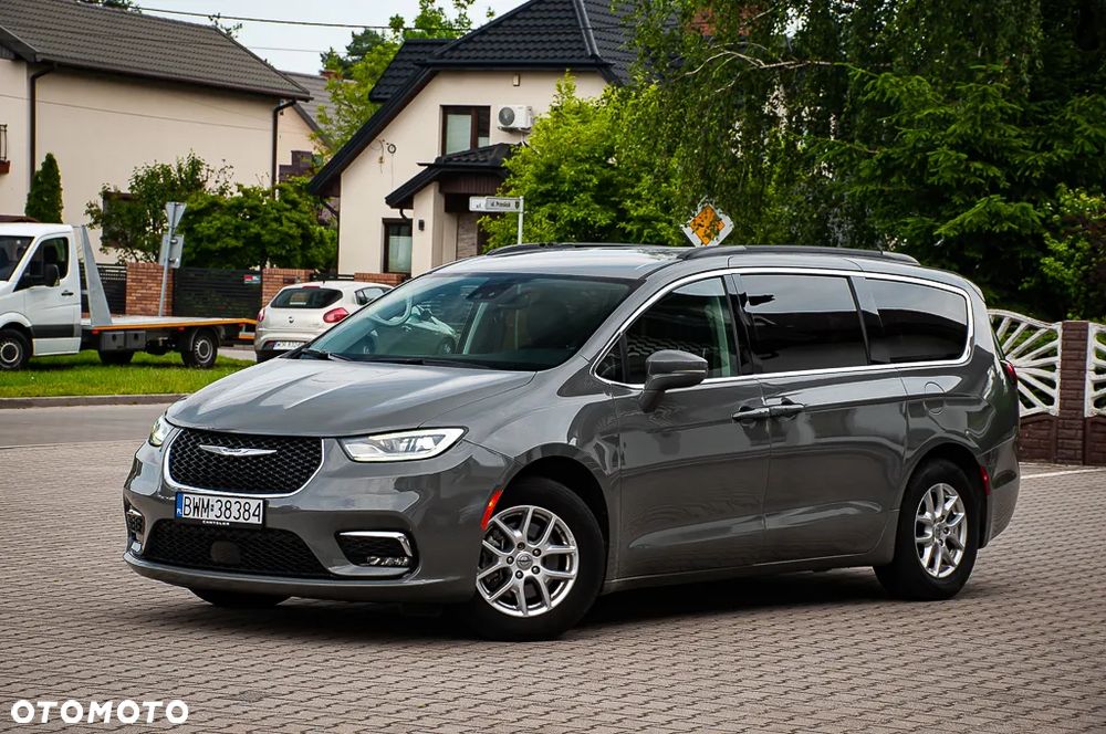 Chrysler Pacifica - 2