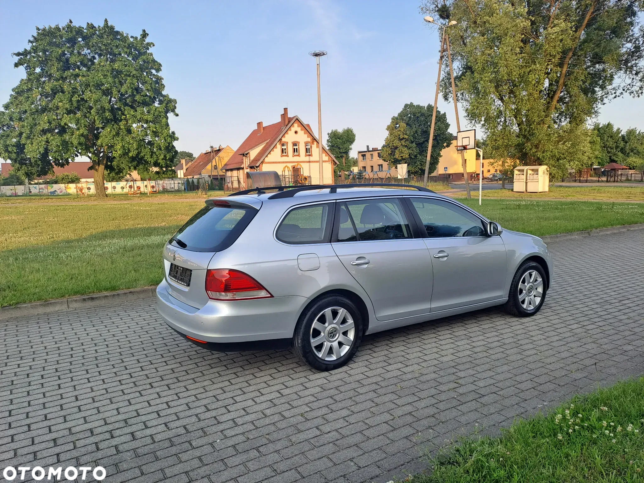 Volkswagen Golf 1.2 TSI BlueMotion Technology Comfortline - 4