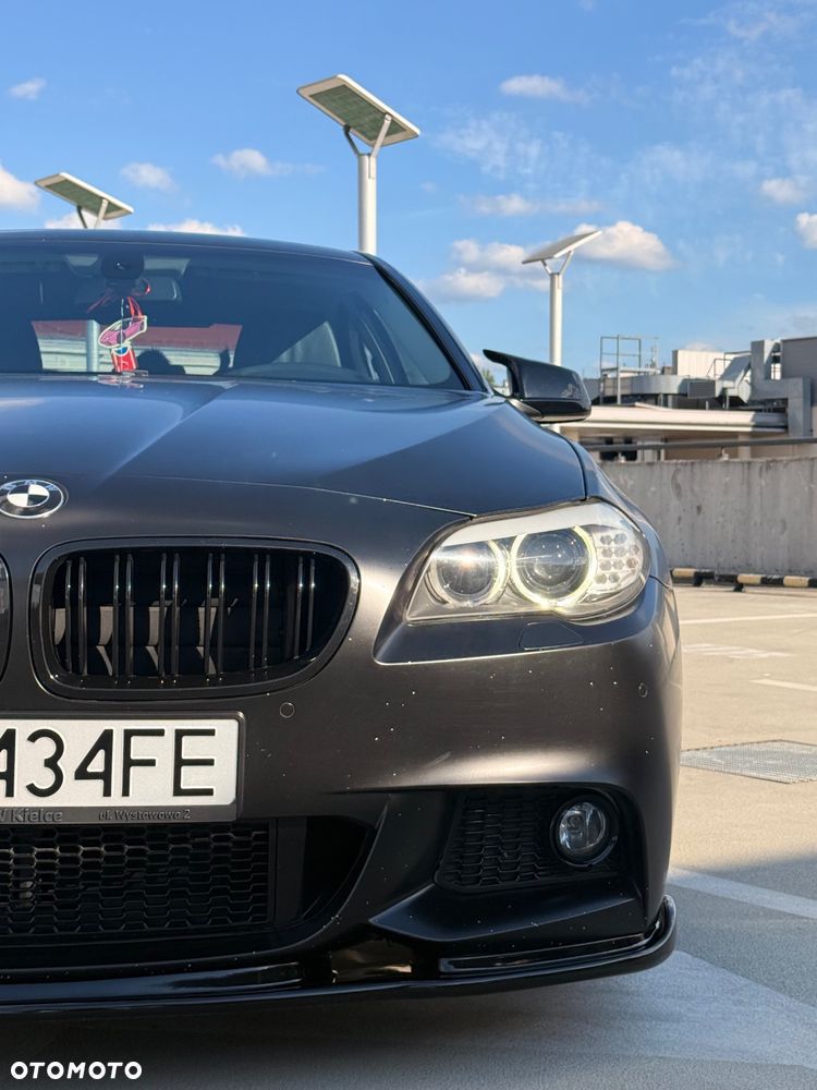 BMW Seria 5 523i - 12