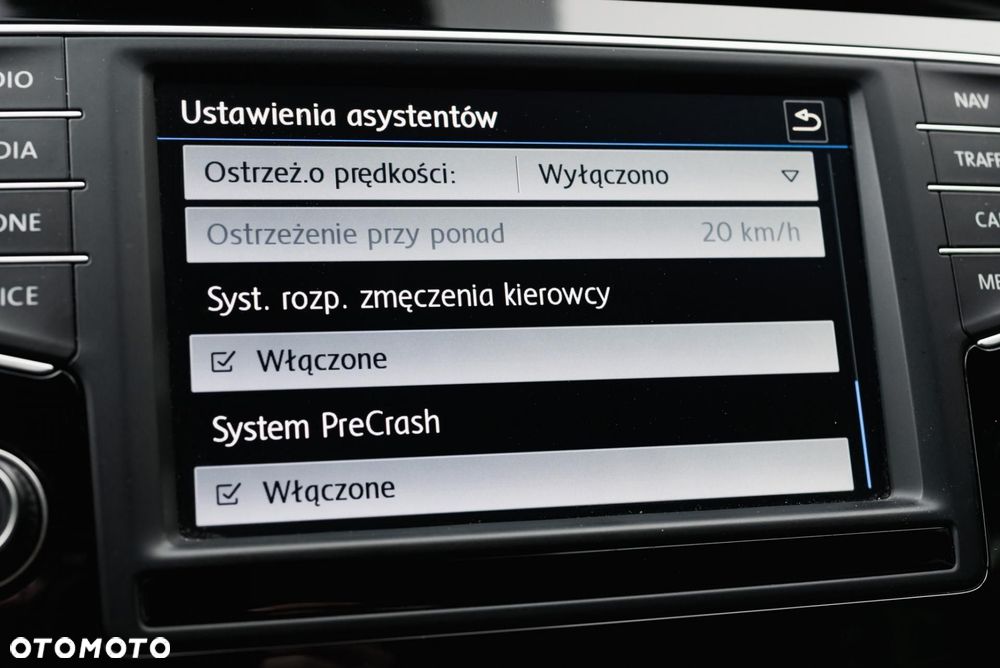 Volkswagen Passat - 20