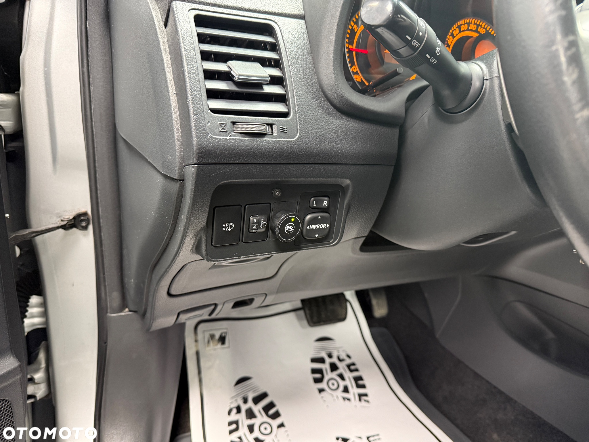Toyota Corolla - 15