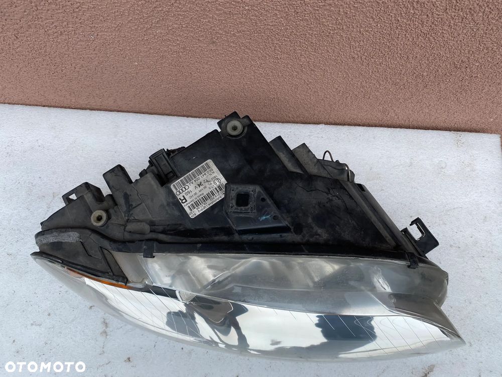 lampa audi a4 b7 prawa eu cała - 2