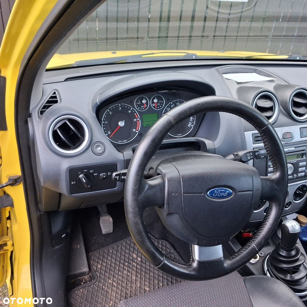 Ford Fiesta - 5