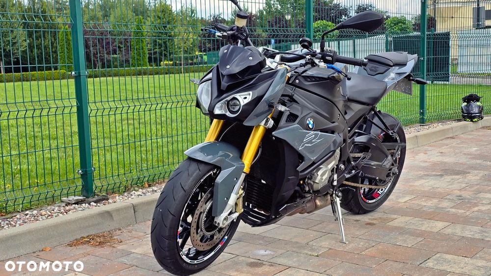 BMW S - 2