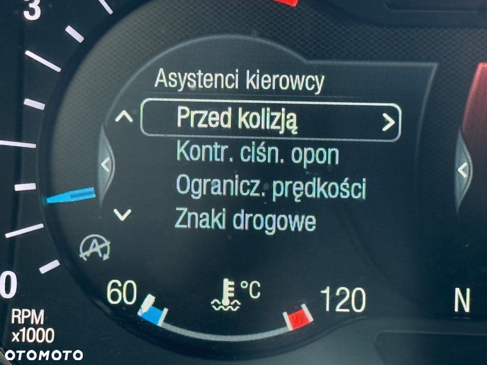 Ford Mondeo 2.0 EcoBlue Titanium - 28