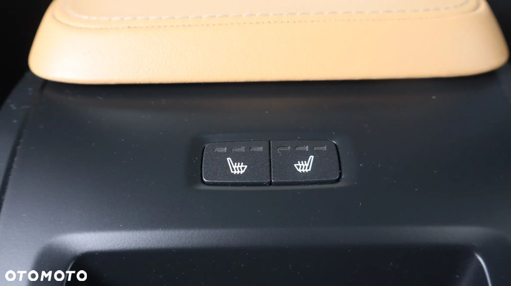 Volvo XC 90 B5 B AWD Plus Bright 7os - 23