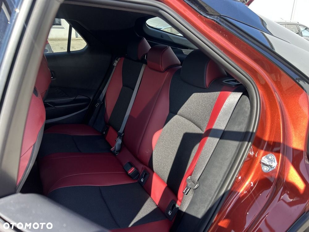 Toyota C-HR - 11