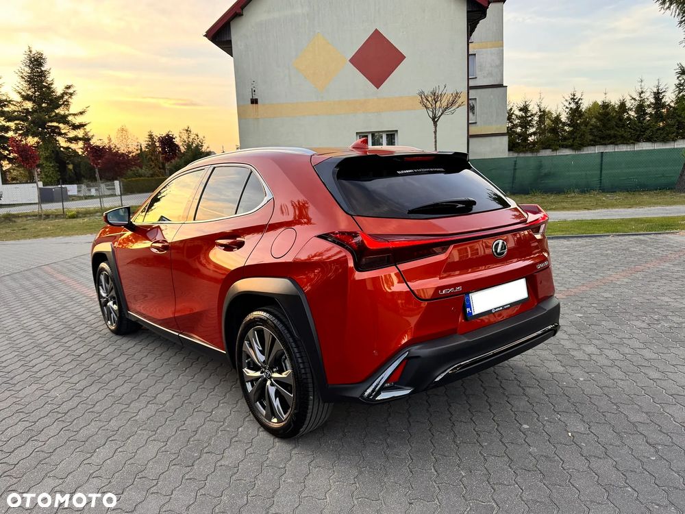 Lexus UX 250h F Sport 2WD - 3