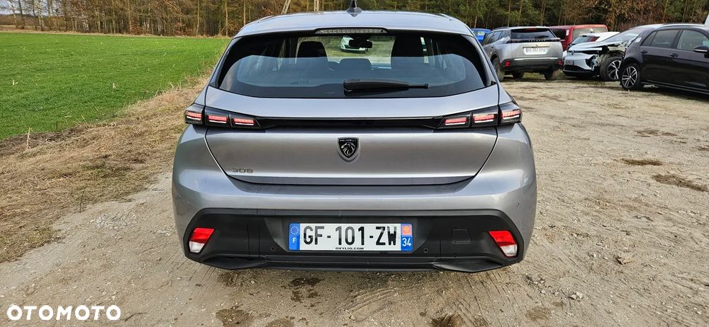Peugeot 308 - 8