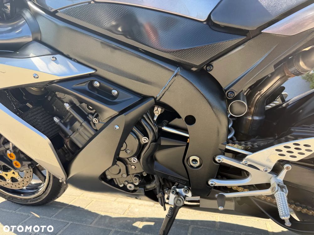 Yamaha R1 - 17