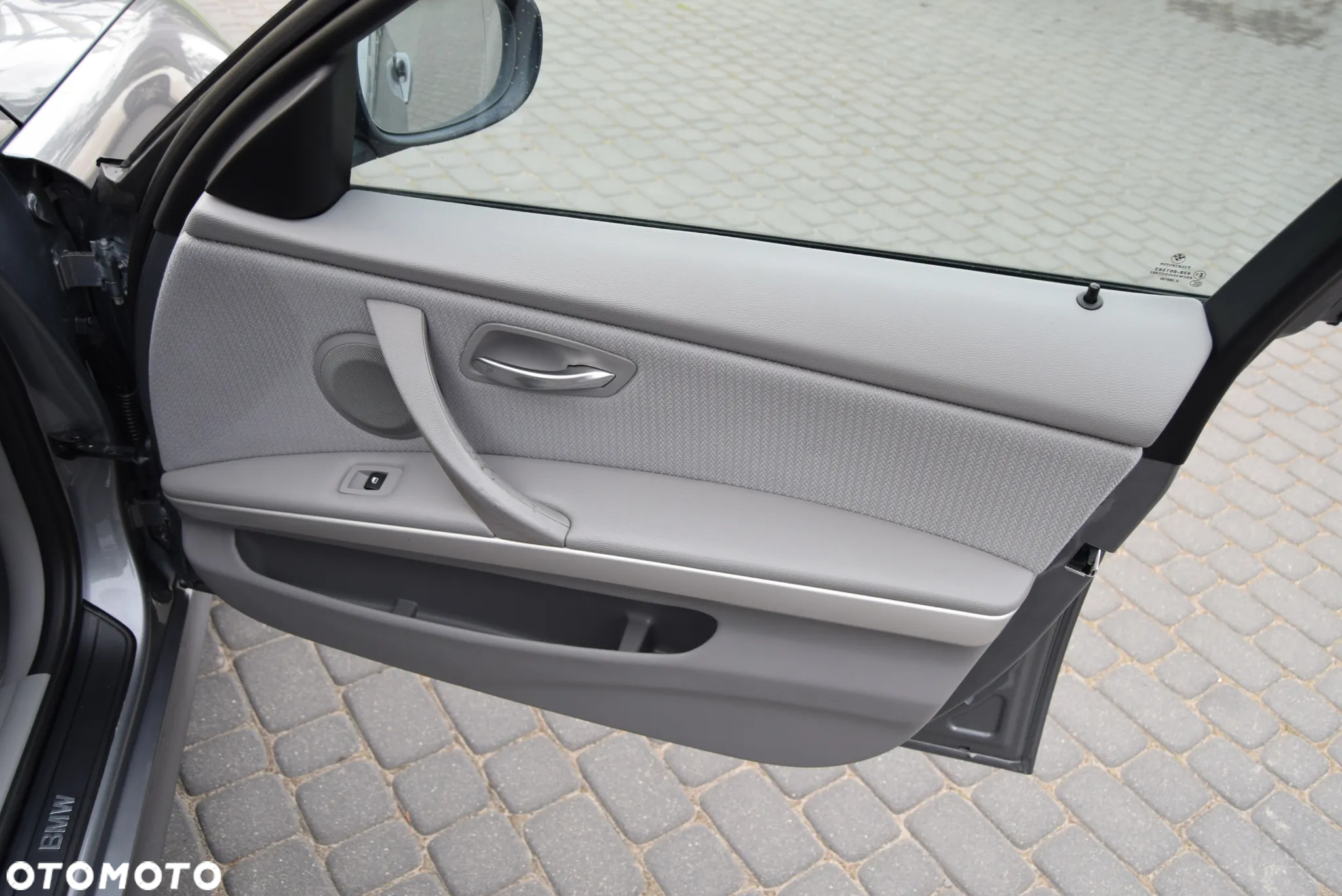 BMW Seria 3 320i - 16