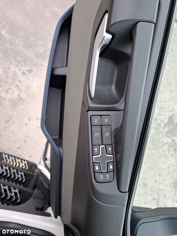 Volvo - 3