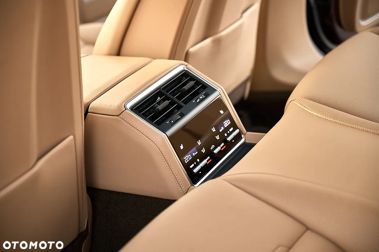 Porsche Panamera - 21