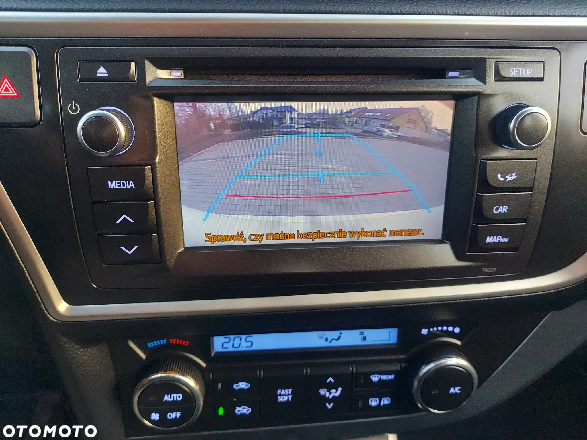 Toyota Auris 1.8 Hybrid Executive - 22