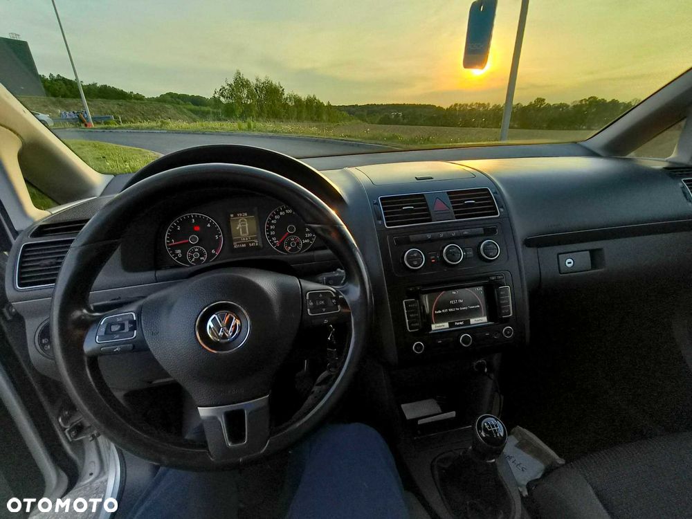 Volkswagen Touran - 3