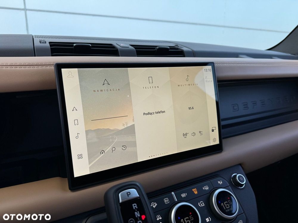 Land Rover Defender - 15