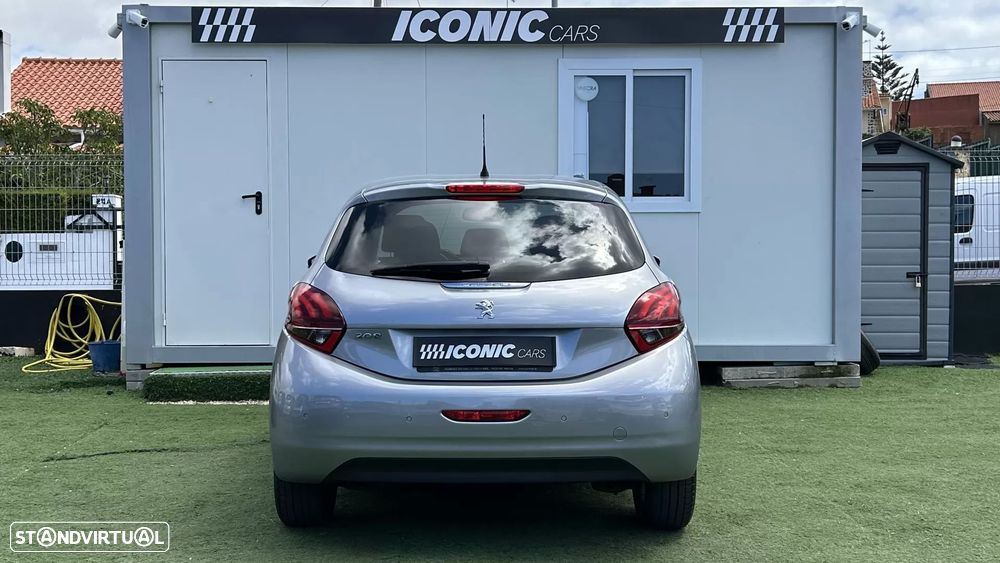 Peugeot 208 1.2 PureTech Signature - 4