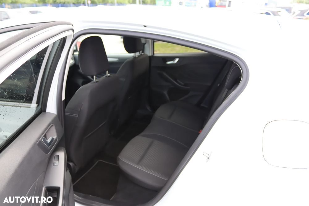 Ford Focus 1.0 EcoBoost MHEV Titanium - 9