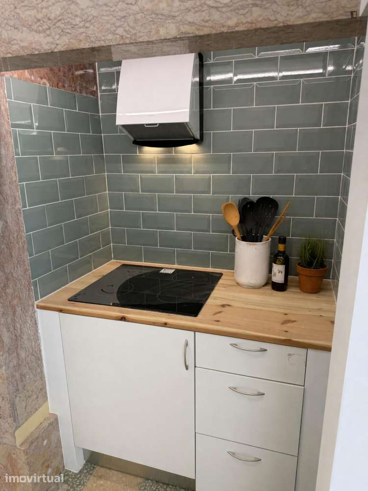 Quarto - localizado em Intendente Lisbon - Grande imagem: 4/13