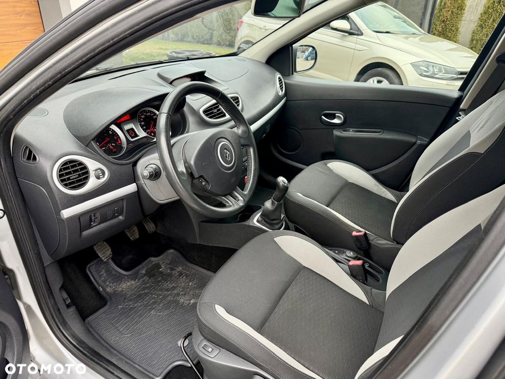 Renault Clio 1.2 16V Intens - 17