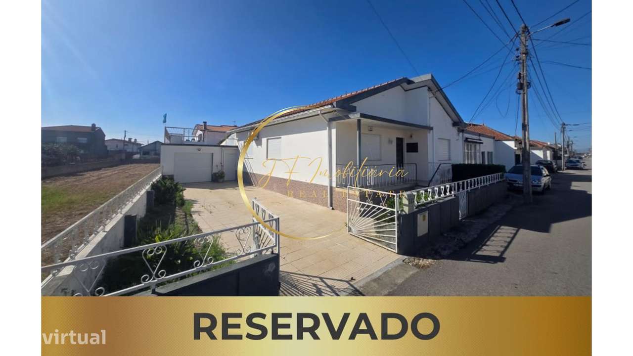 Moradia Geminada T4 com armazem