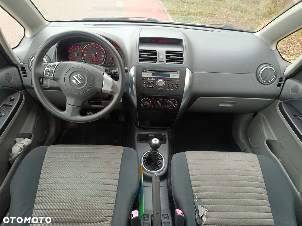 Suzuki SX4 1.5 Streetline 4x2 Classic - 6
