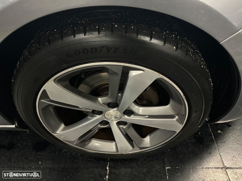 Peugeot 308 1.6 e-HDi Active J17 - 8