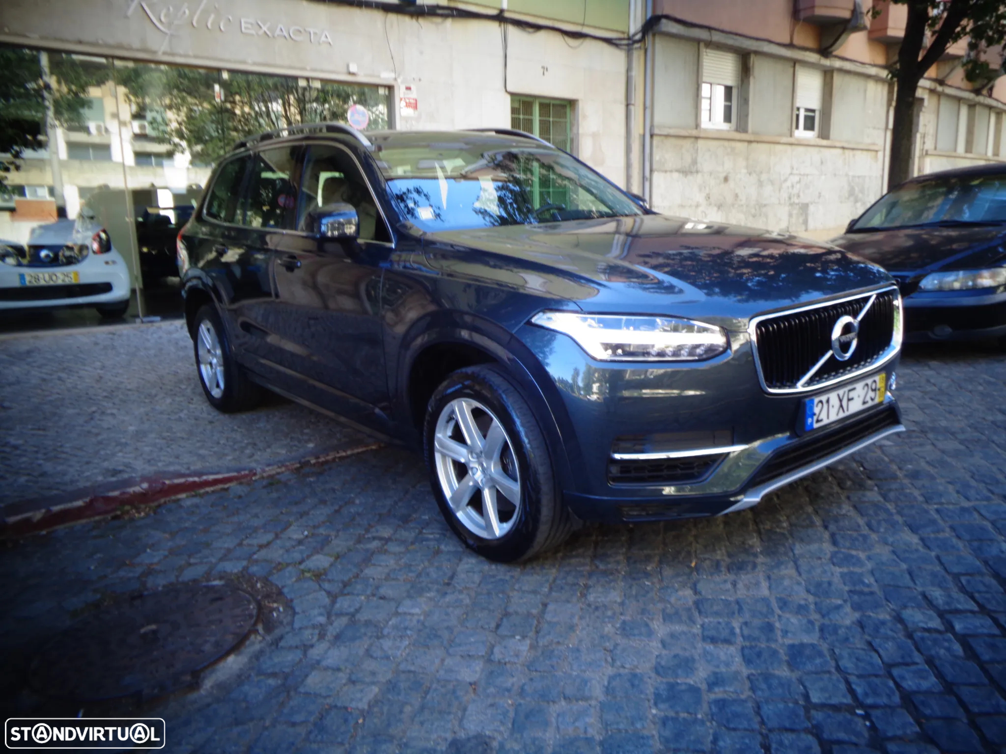 Volvo XC 90 2.0 T8 PHEV Momentum Plus AWD - 4