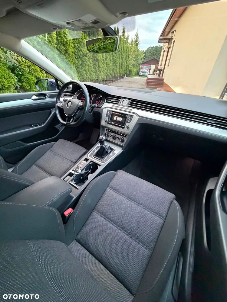 Volkswagen Passat - 9