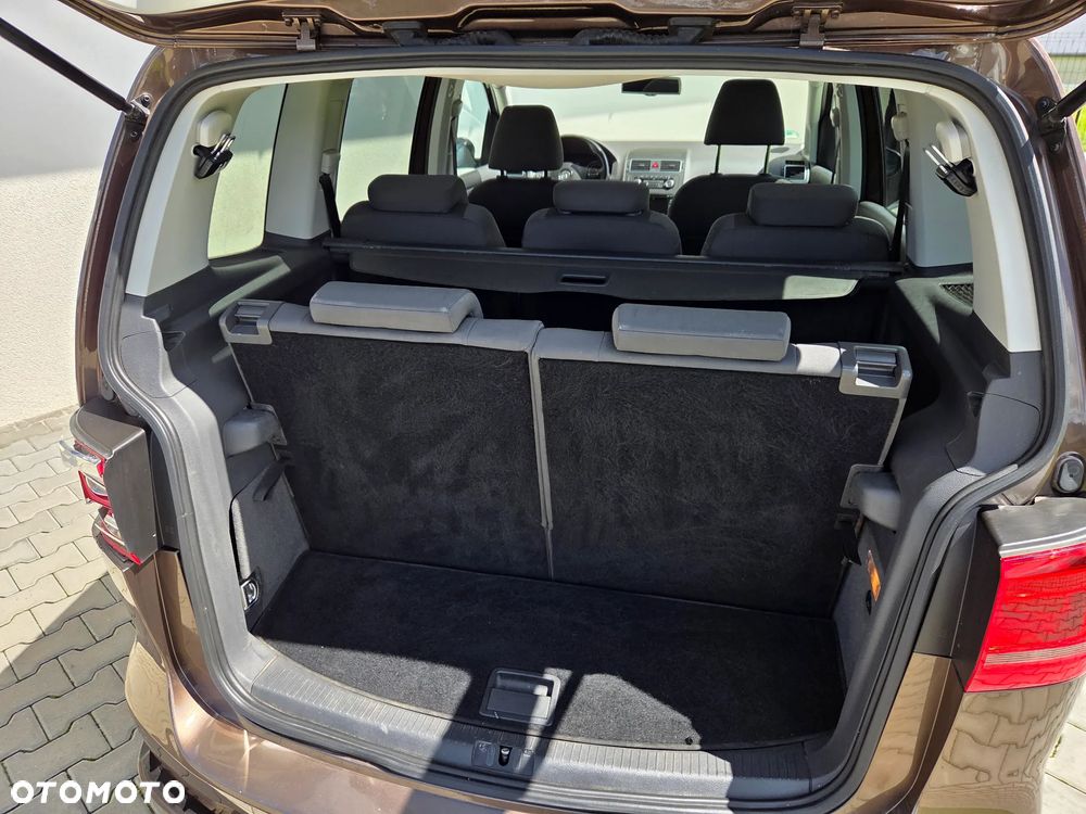 Volkswagen Touran - 13