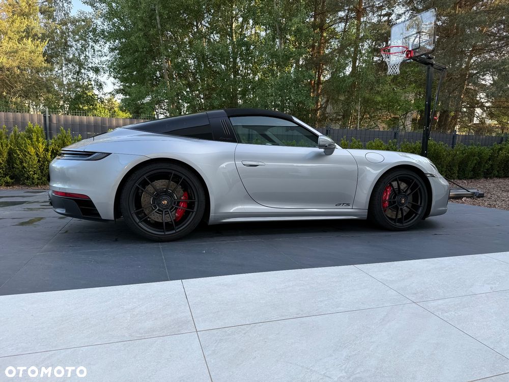 Porsche 911 Targa 4 GTS - 16
